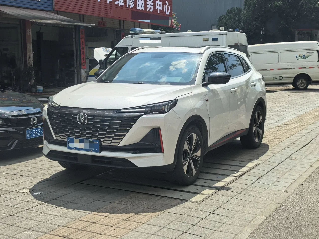 Open image lightbox: ChangAn 2022 CS55 PLUS 1.5T Honorable Automatic Gear