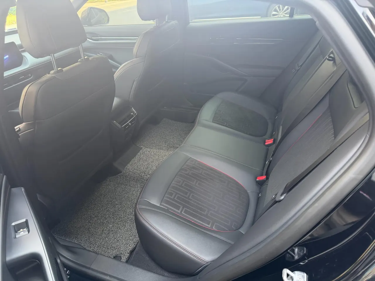 Ford 2025 Mondeo 1.5T EcoBoost Shuya Automatic Gear 5
