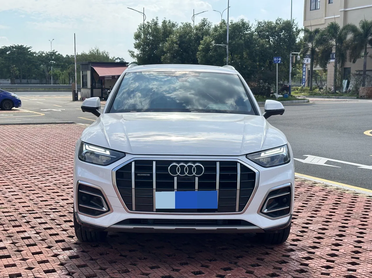 Открыть галерею: Audi 2022 Q5L 2.0TFSI 40TFSI Fashion Elegant Automatic