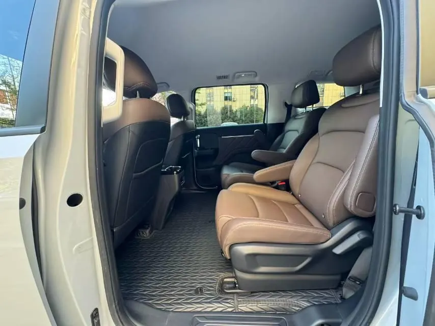 WuLing 2025 Starlight 730 500km Luxury Automatic Gear 5