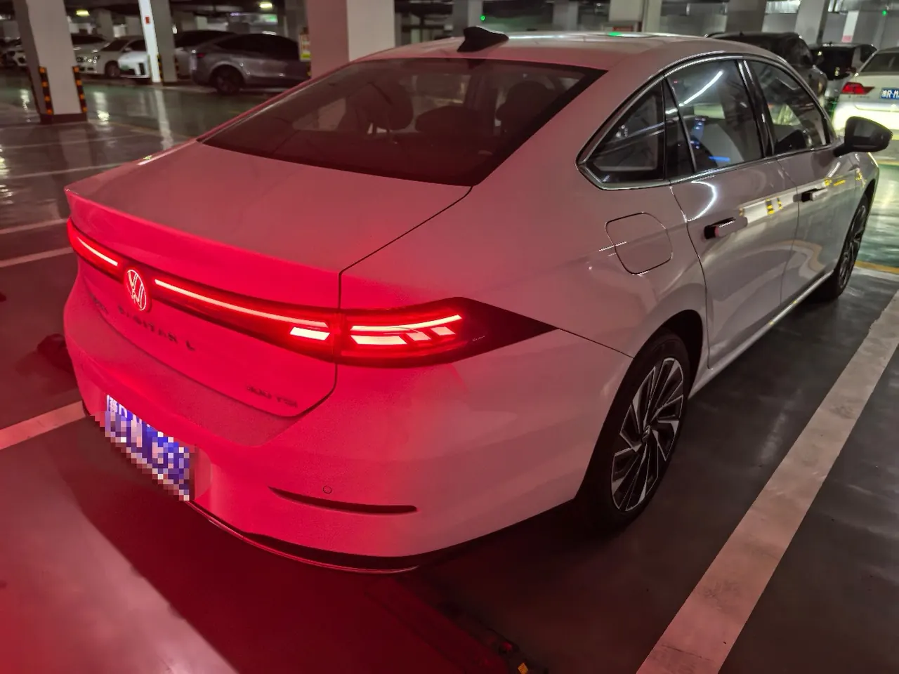 Volkswagen 2026 Sagittarius L 1.5TSI 300TSI Luxury Automatic 5