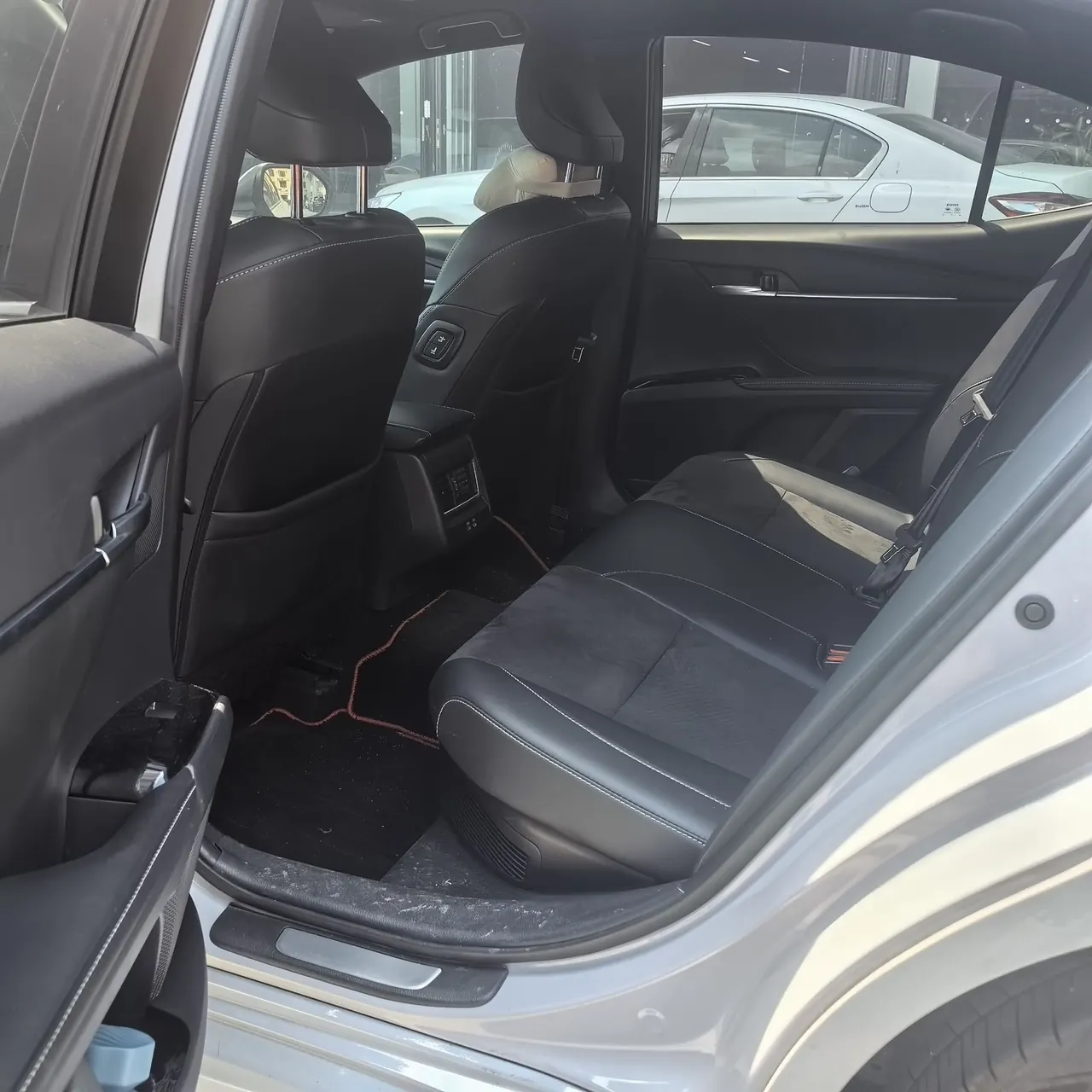 Toyota 2025 Camry Dual Engine 2.0HG Stepless Brilliant Edition Automatic Gear 4