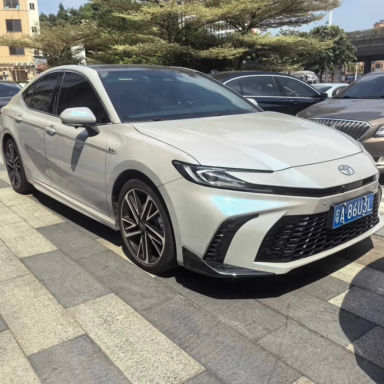 Toyota 2025 Camry Dual Engine 2.0HG Stepless Brilliant Edition Automatic Gear 5
