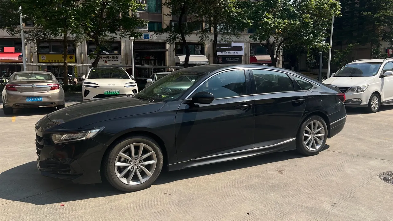 Honda 2022 10th Generation Accord 1.5T Stepless 260TURBO Deluxe Automatic Gear 2
