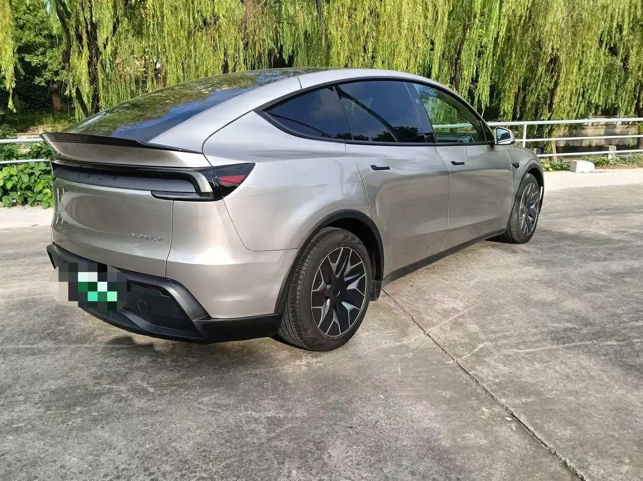 Tesla 2025 Model Y L Long Endurance All-Wheel Drive Automatic Transmission 7