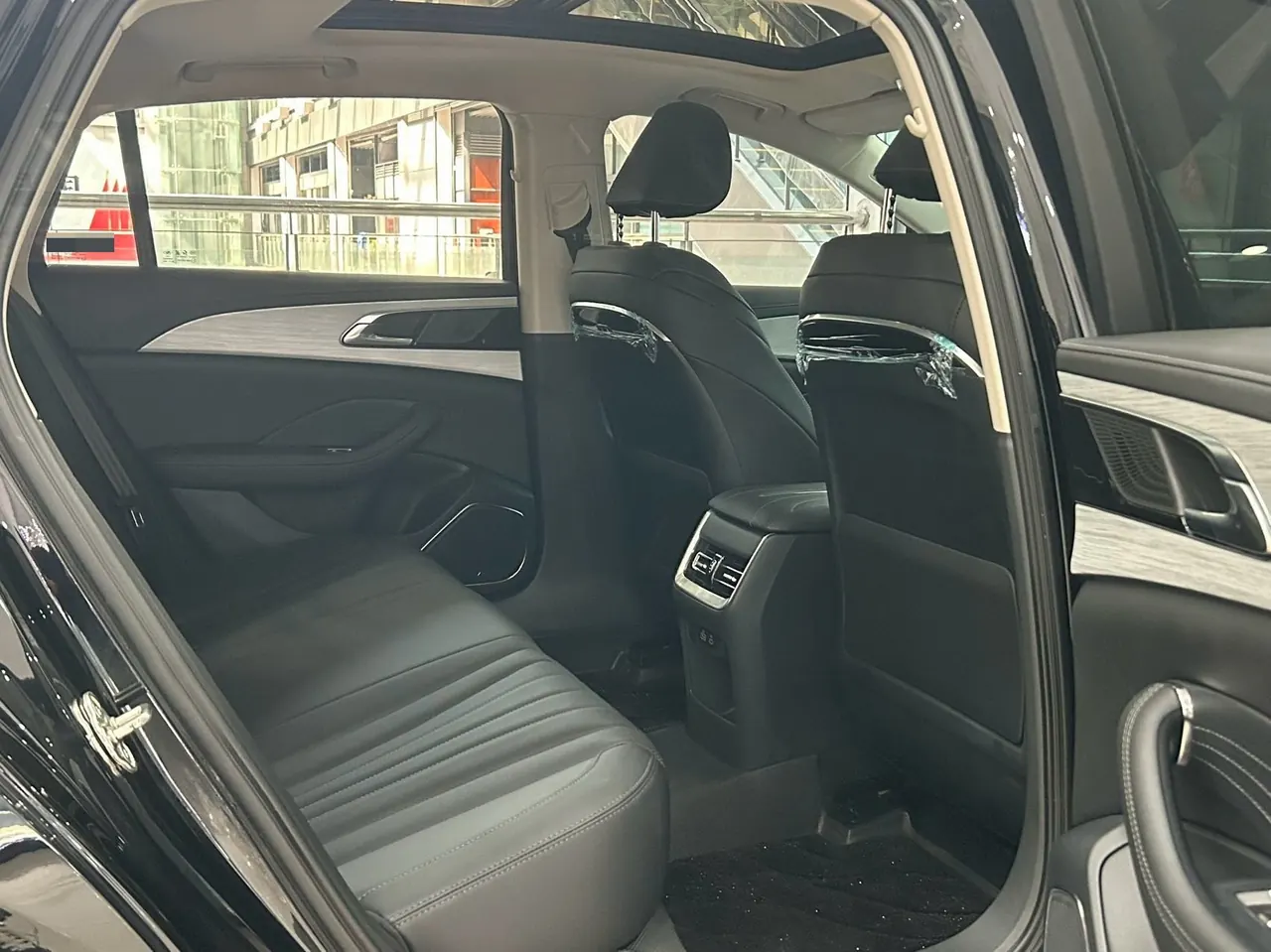 HongQi 2025 H5 1.5T Xuan Ying Edition Automatic Gear 5