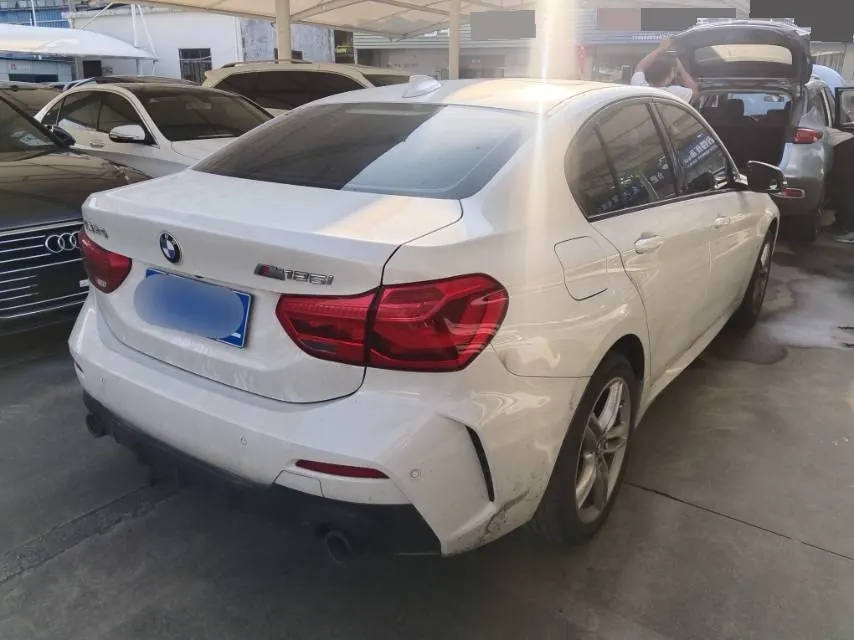 BMW 1 Series 2022 120i 1.5T M Sports Obsidian Night Edition Automatic Gear 6