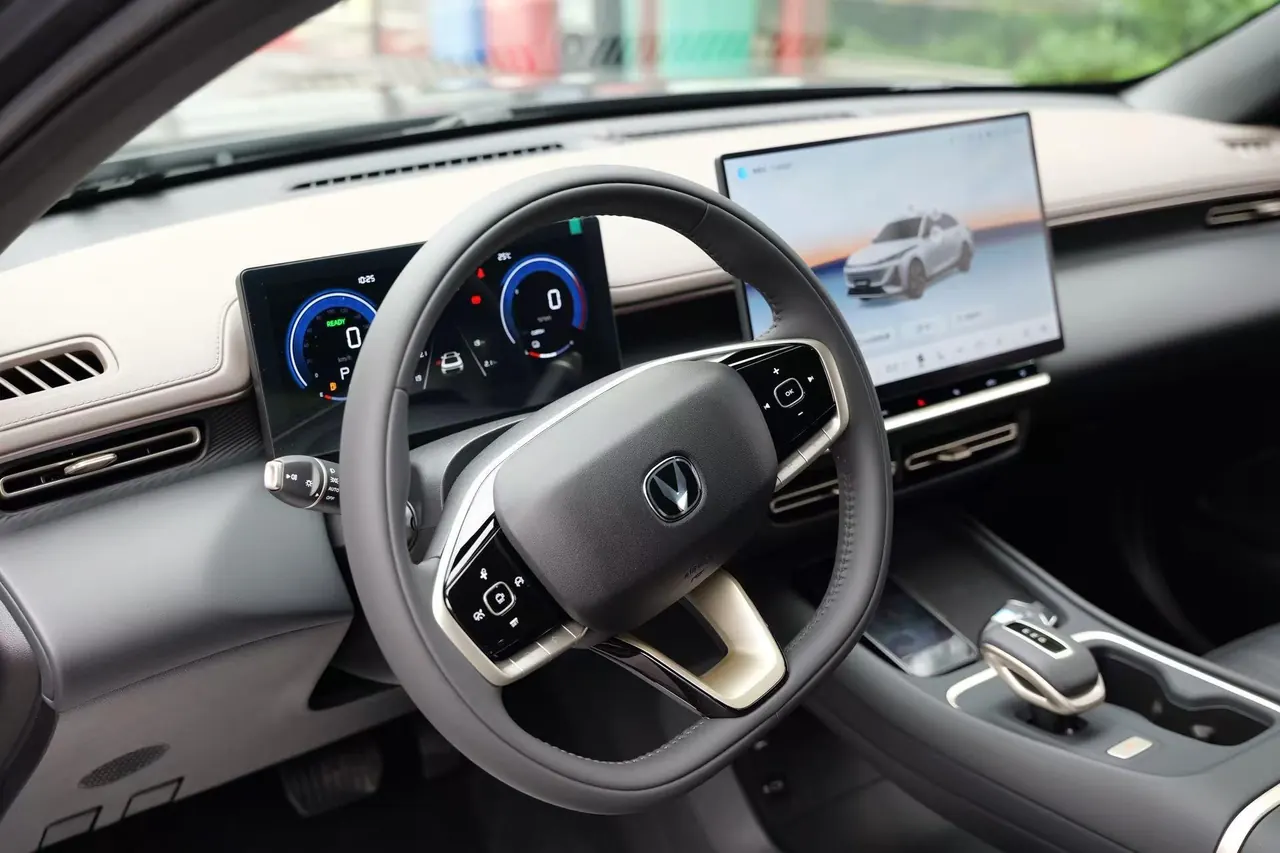 ChangAn 2026 Yidong HEV 1.5 Blue Whale Super Qing Zhixiang Automatic Gear 5
