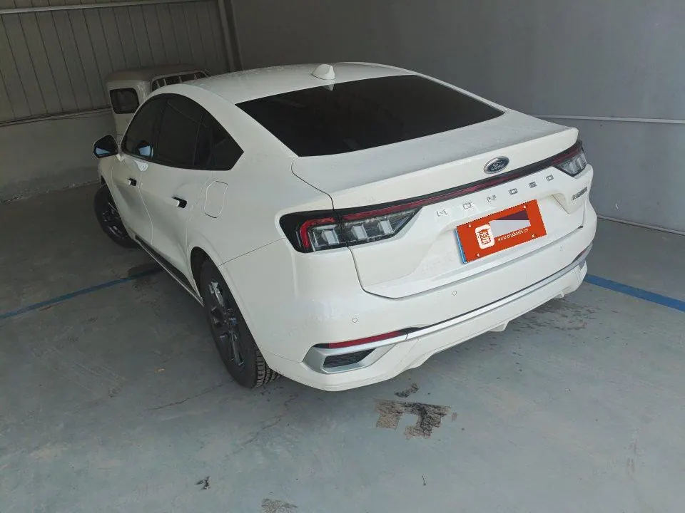 Ford 2025 Mondeo 2.0T EcoBoost Luxury Automatic 5