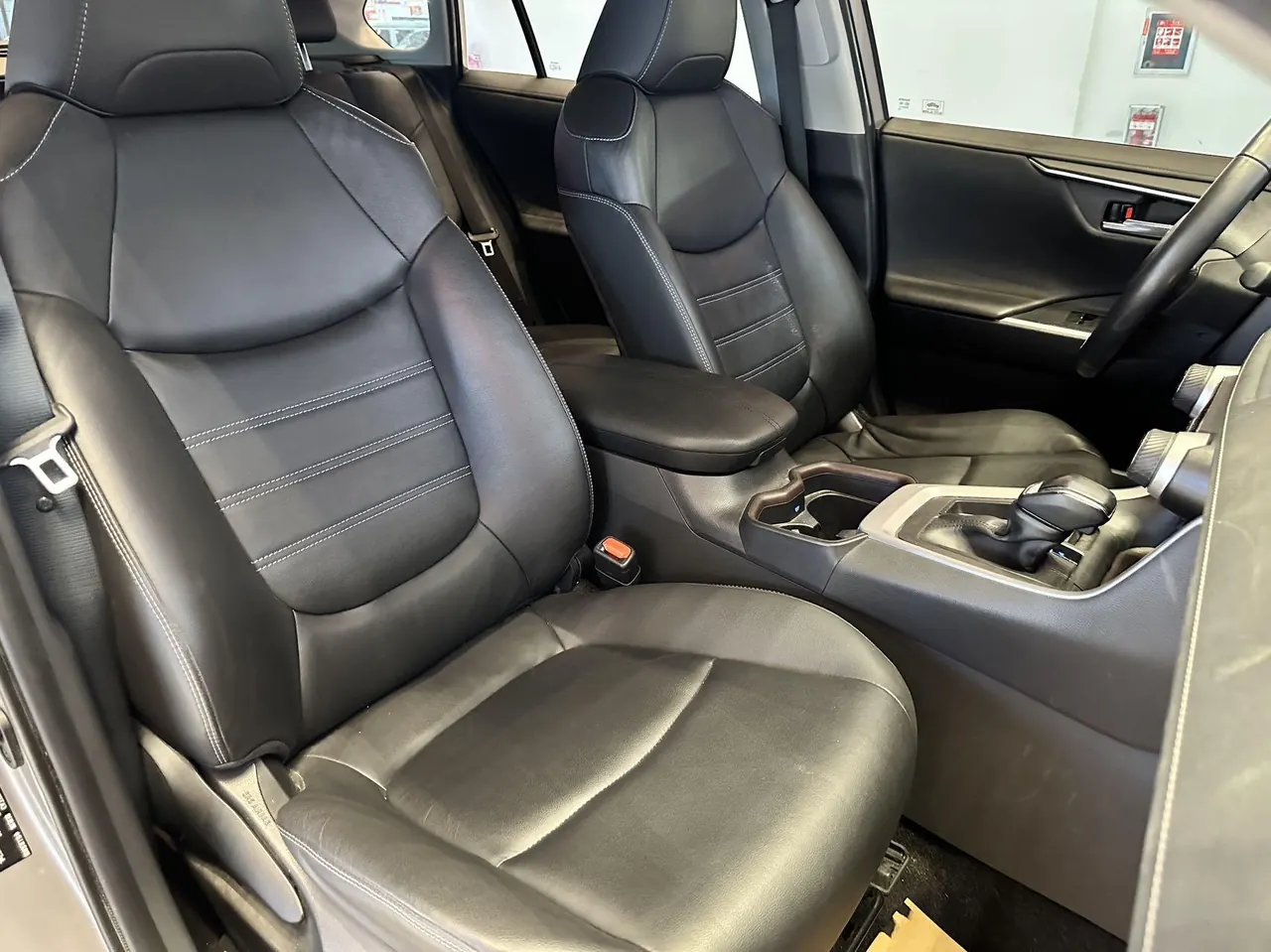 Toyota 2020 RAV4 Rongbo 2.0 Stepless Two-Drive Premium Edition Automatic Gear 8