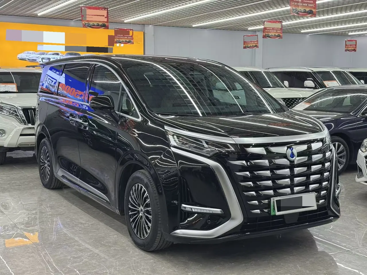 Denza 2024 Denza D9 DM-i 1.5T stepless 980 four-wheel drive distinguished automatic gear 3
