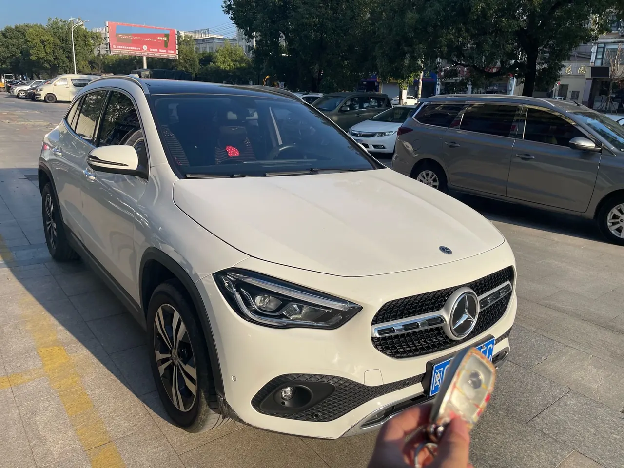 Mercedes Benz 2020 GLA 200 1.3T automatic gear 3