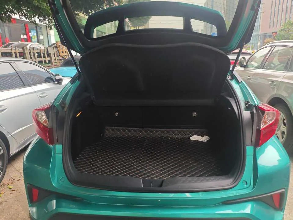 Toyota 2020 C- HR 2.0 stepless leading version of automatic gear 4