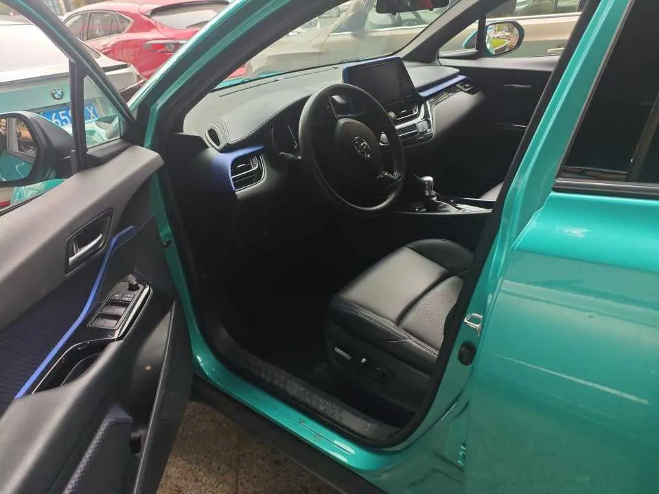 Toyota 2020 C- HR 2.0 stepless leading version of automatic gear 8