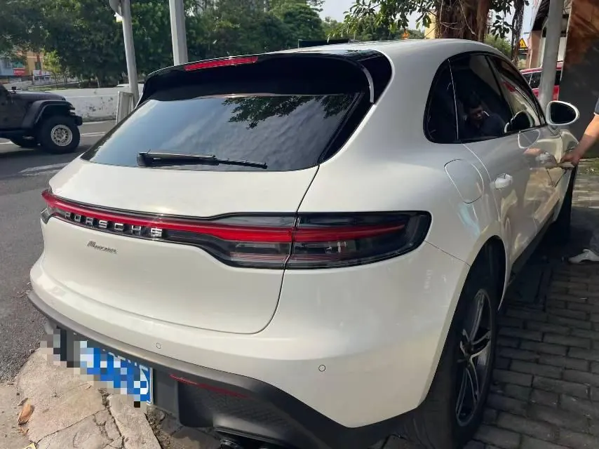 Porsche Macan (Imported) 2023 Macan 2.0T Automatic Gear 4