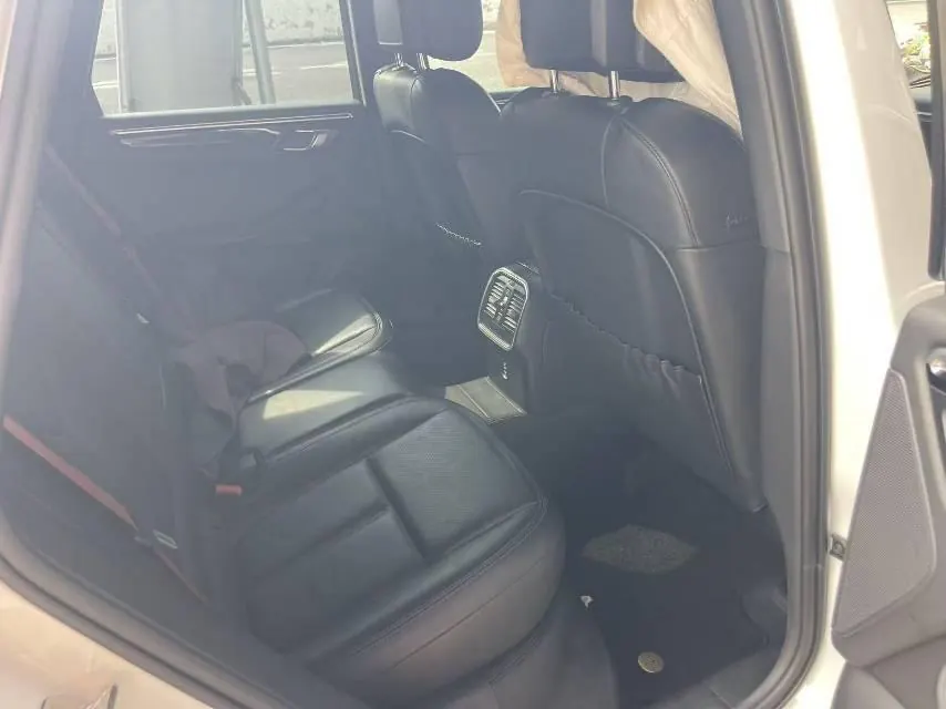 Porsche Macan (Imported) 2023 Macan 2.0T Automatic Gear 7