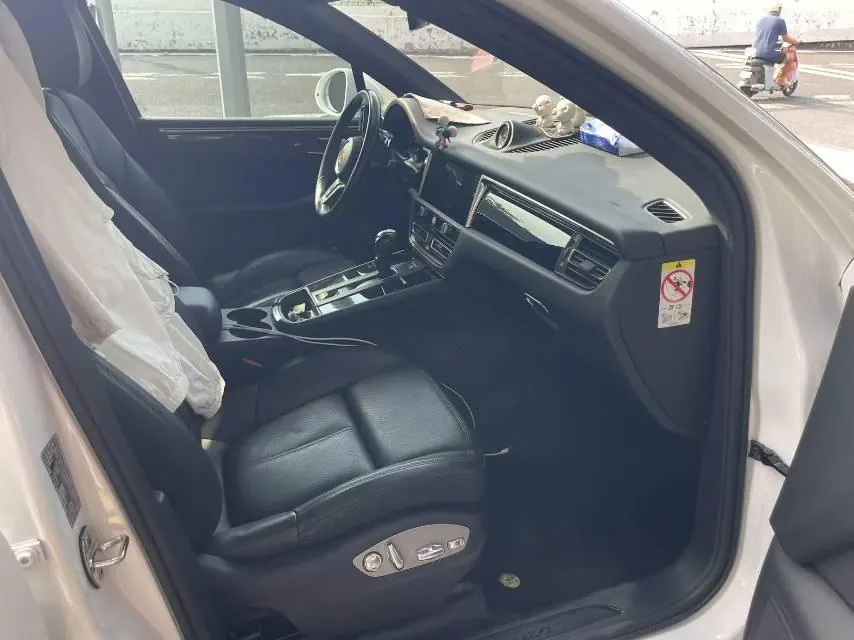 Porsche Macan (Imported) 2023 Macan 2.0T Automatic Gear 8