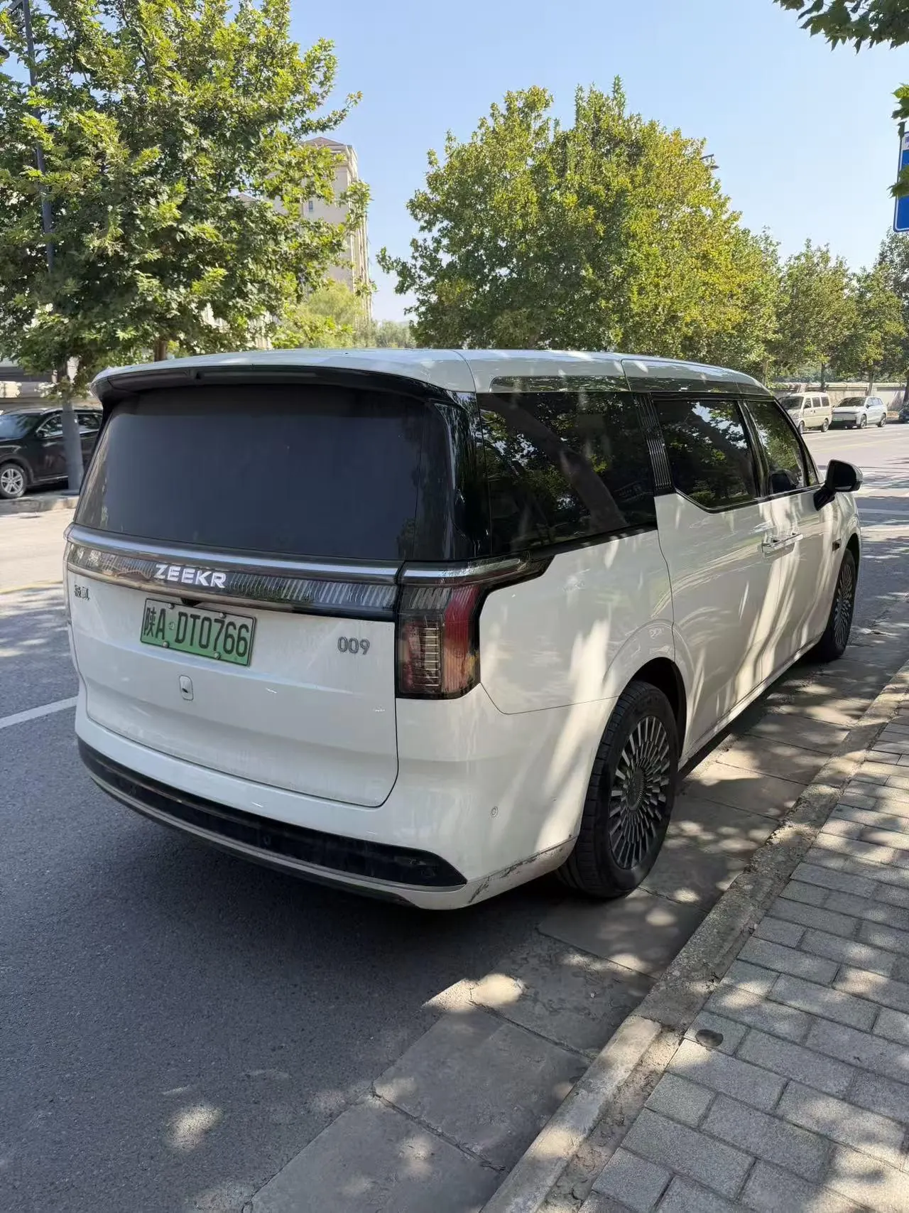 Zeekr 2024 Zeekr 009 7-seat aisle version 108kWh automatic gear 3