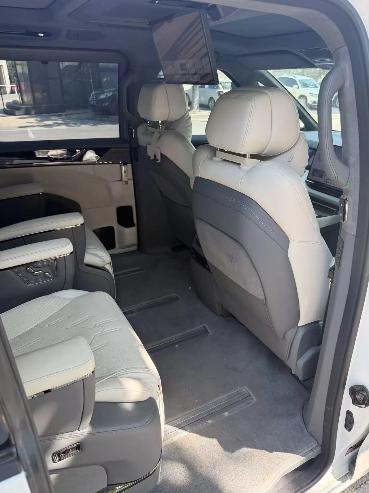 Zeekr 2024 Zeekr 009 7-seat aisle version 108kWh automatic gear 6