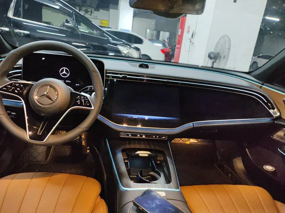 Mercedes Benz E-Class 2026 model E 300 L 48V 2.0T Luxury Edition Automatic 3