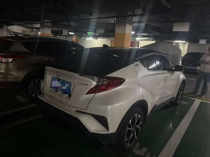 Toyota 2020 C- HR 2.0 stepless leading version of automatic gear 2