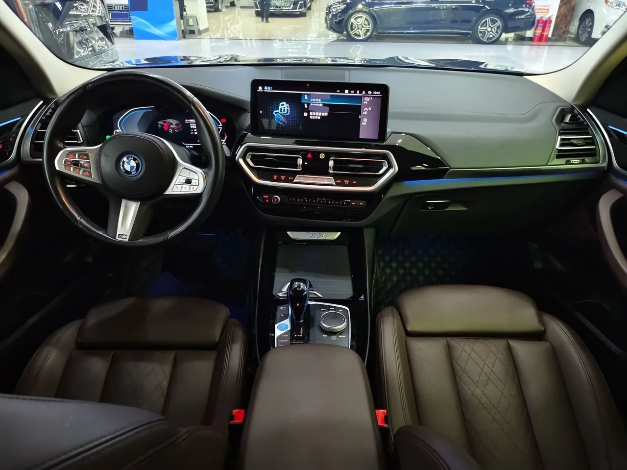 BMW 2023 iX3 leading automatic 6
