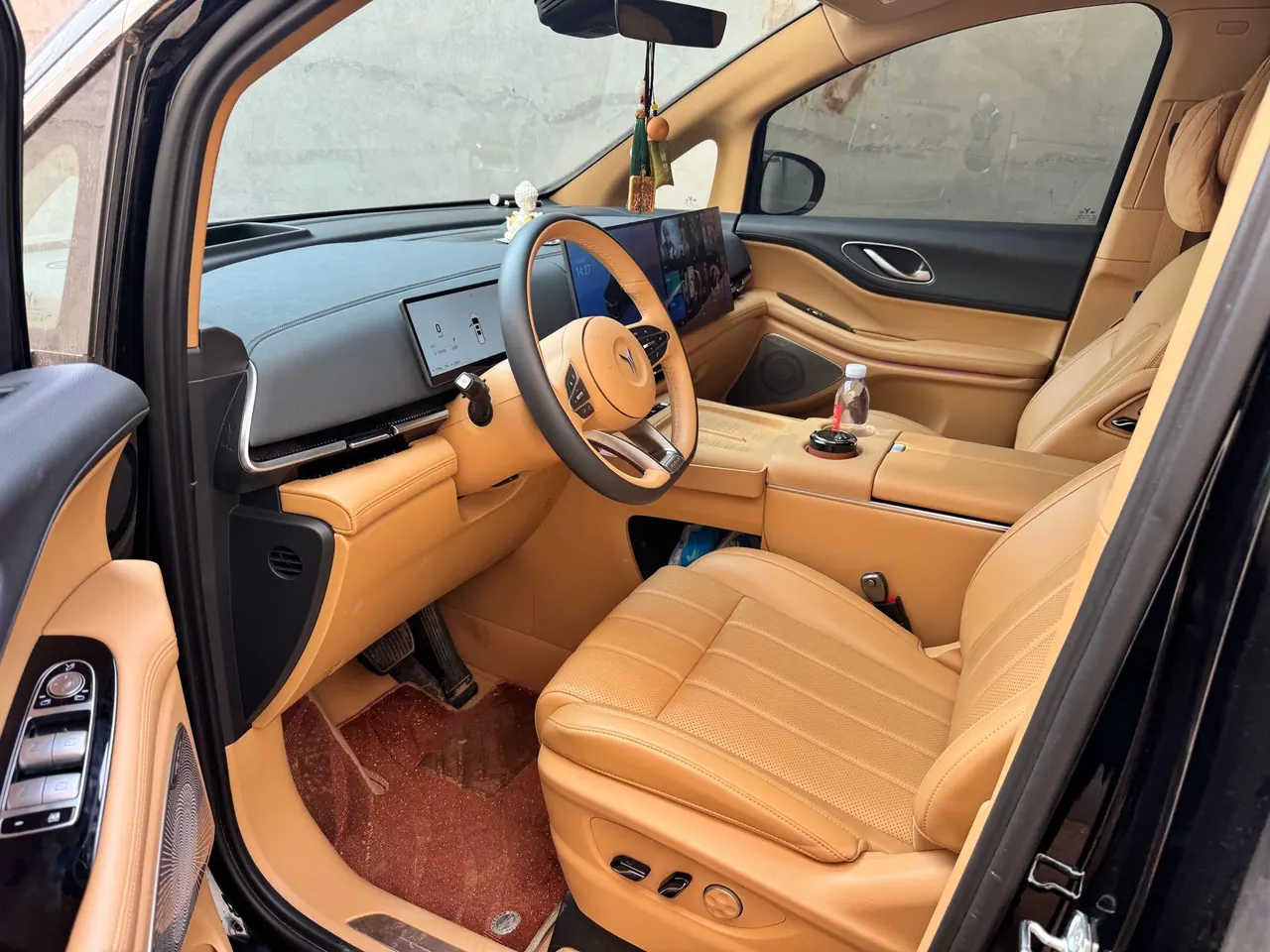 Voyah 2025 Dreamers PHEV 1.5T Four-wheel Drive Excellence Dry Kun Edition Automatic Gear 2