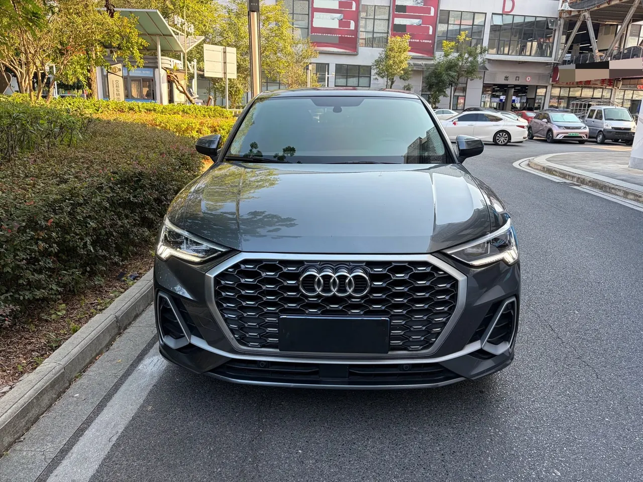 Audi 2020 Q3 Sportback 2.0TFSI 40TFSI Fashion Automatic 5