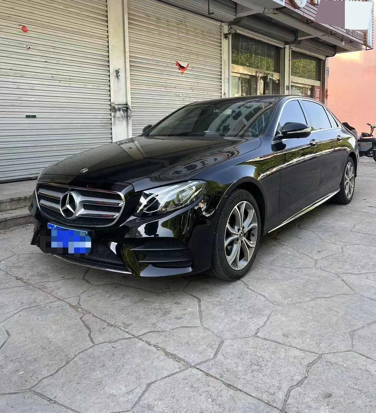 Открыть галерею: Mercedes Benz E Class 2020 E 300 L 2.0T Luxury Automatic Gear