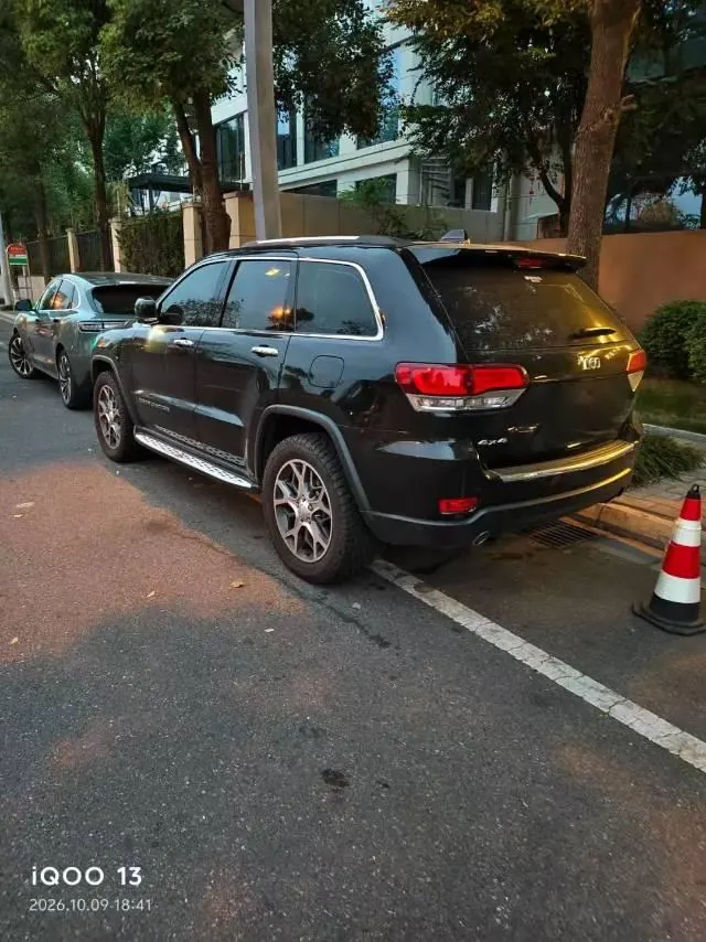 Jeep Grand Cherokee (Imported) 2020 Grand Cherokee 3.0 Elite Navigation Edition Automatic Gear 2