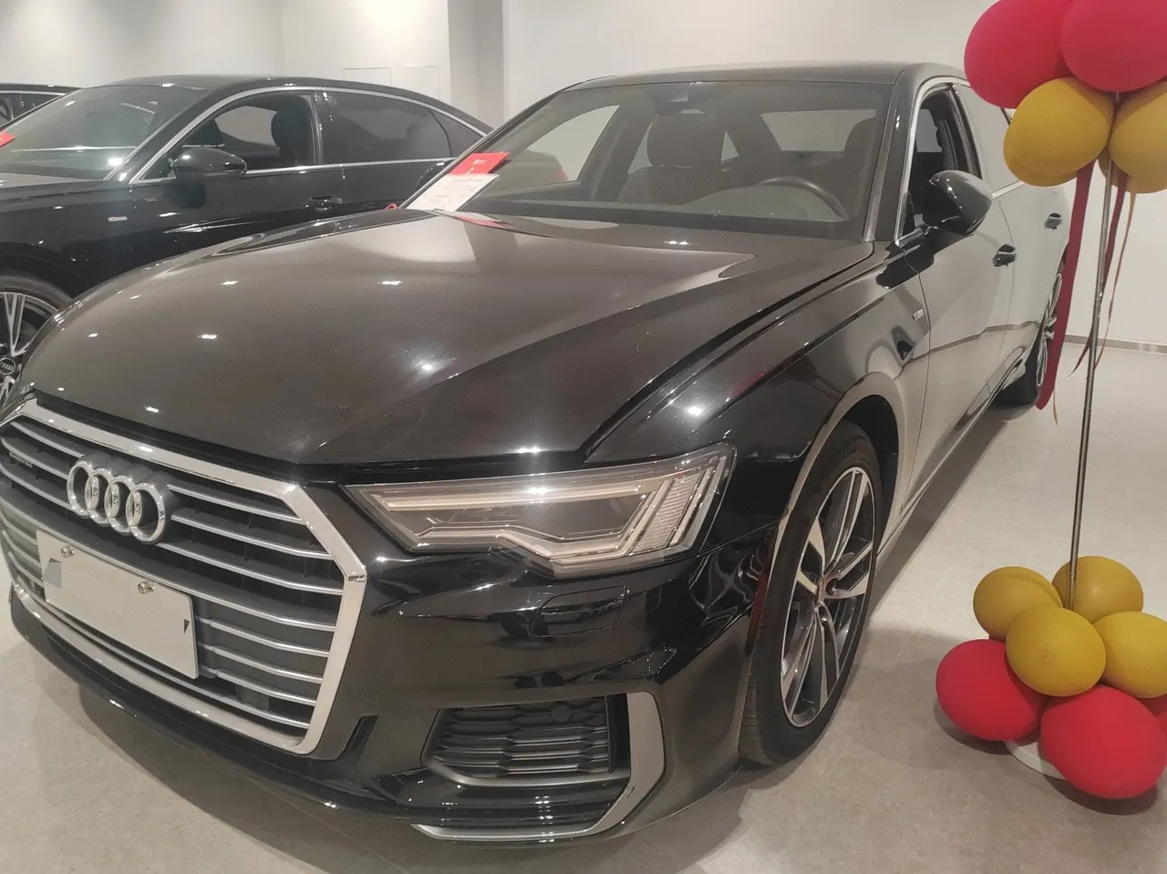 Открыть галерею: Audi 2020 A6L 2.0TFSI 40TFSI Deluxe Dynamic Automatic