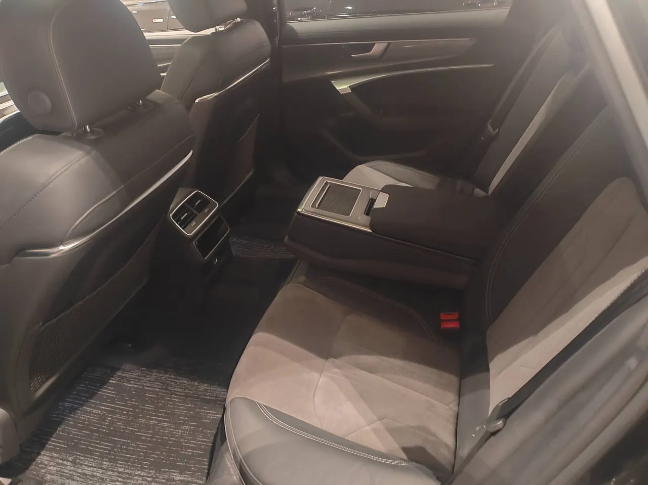 Audi 2020 A6L 2.0TFSI 40TFSI Deluxe Dynamic Automatic 4