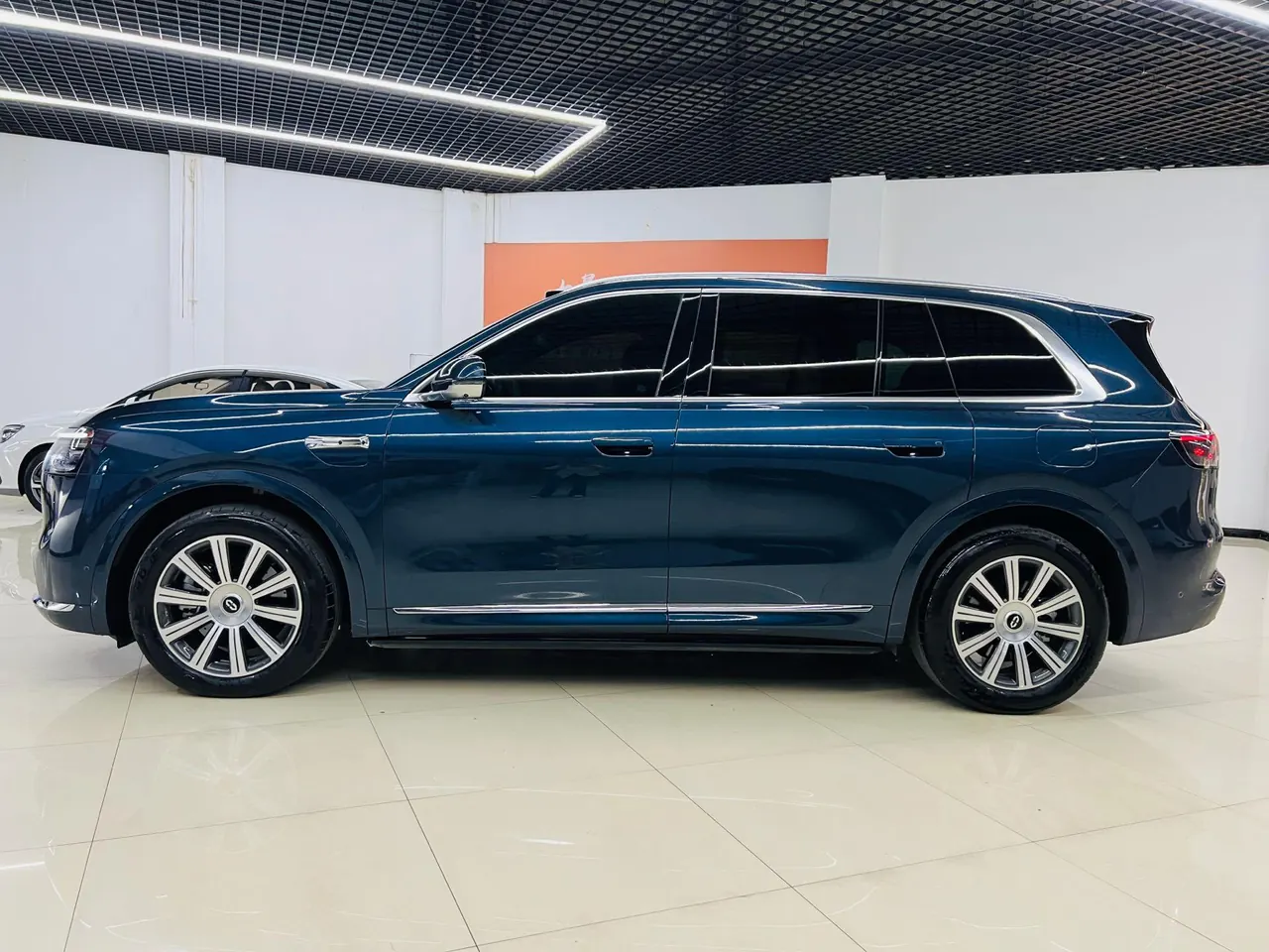 AITO 2025 AITO M8 Max Edition 53.4kWh 6-seat Edition Automatic Gear 5