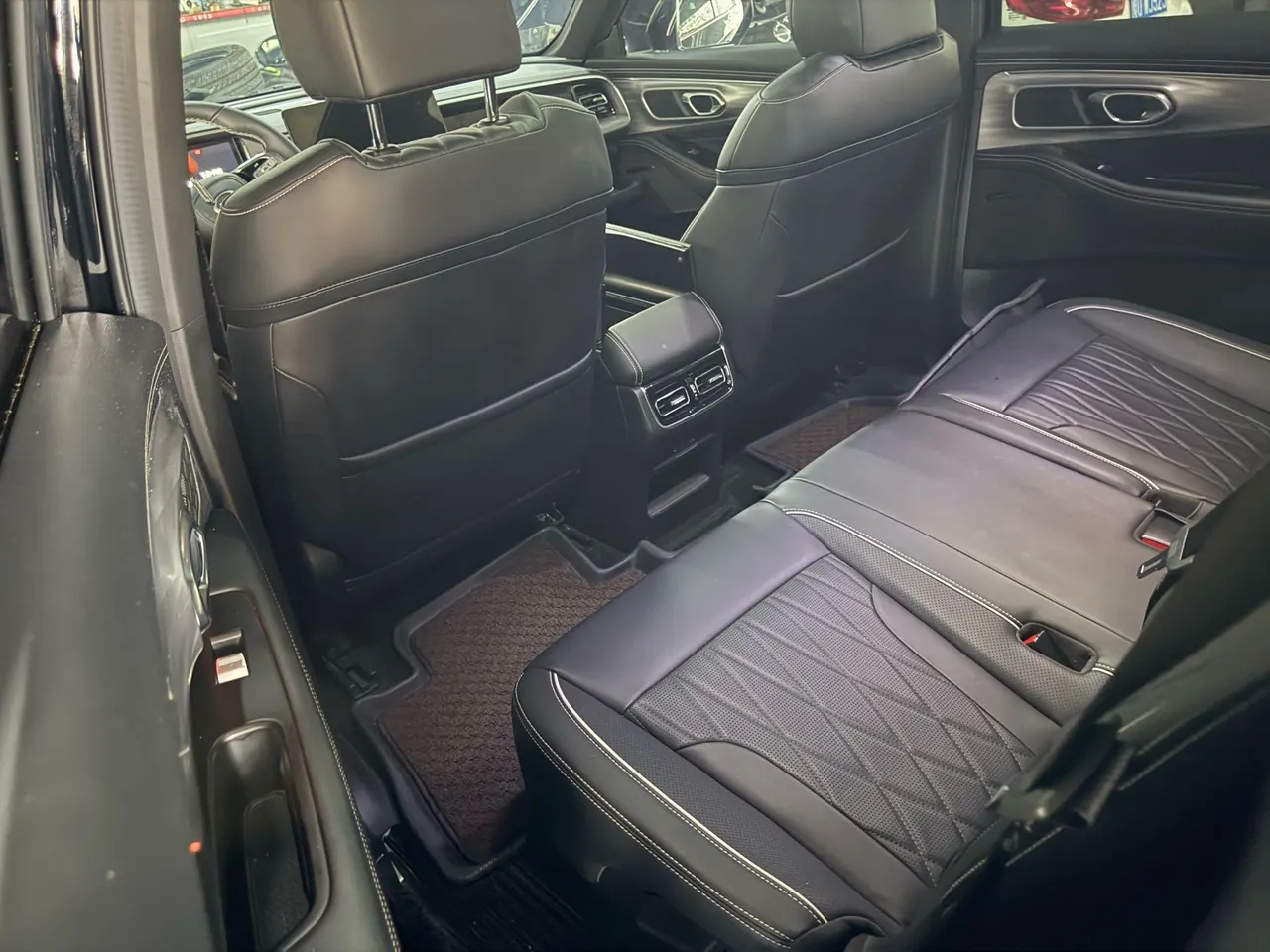 Trumpchi 2025 GS8 2.0TGDI Leading Series, Two-Wheel Drive Luxury Version, 5-Seater, Automatic Transmission 4