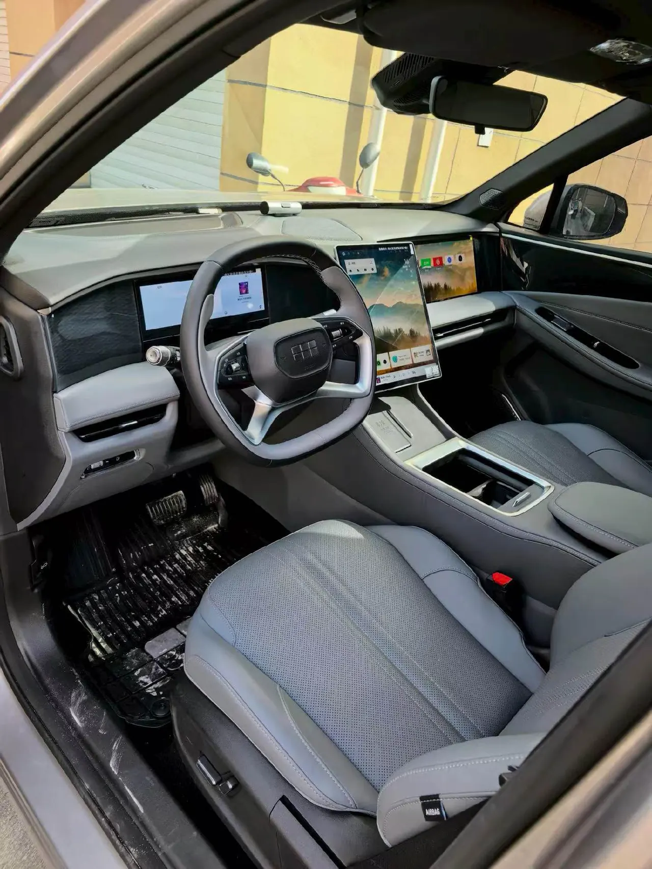 Geely Galaxy 2025 L7 EM-i 1.5 115km Discovery Edition Automatic Gear 3