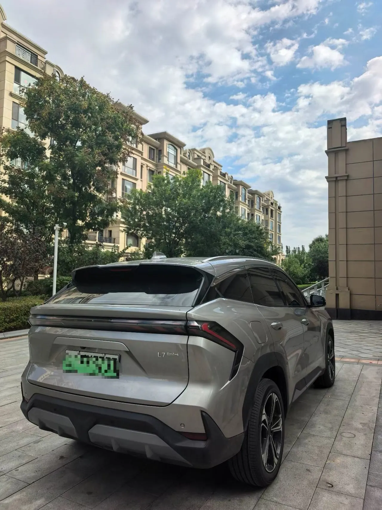 Geely Galaxy 2025 L7 EM-i 1.5 115km Discovery Edition Automatic Gear 5
