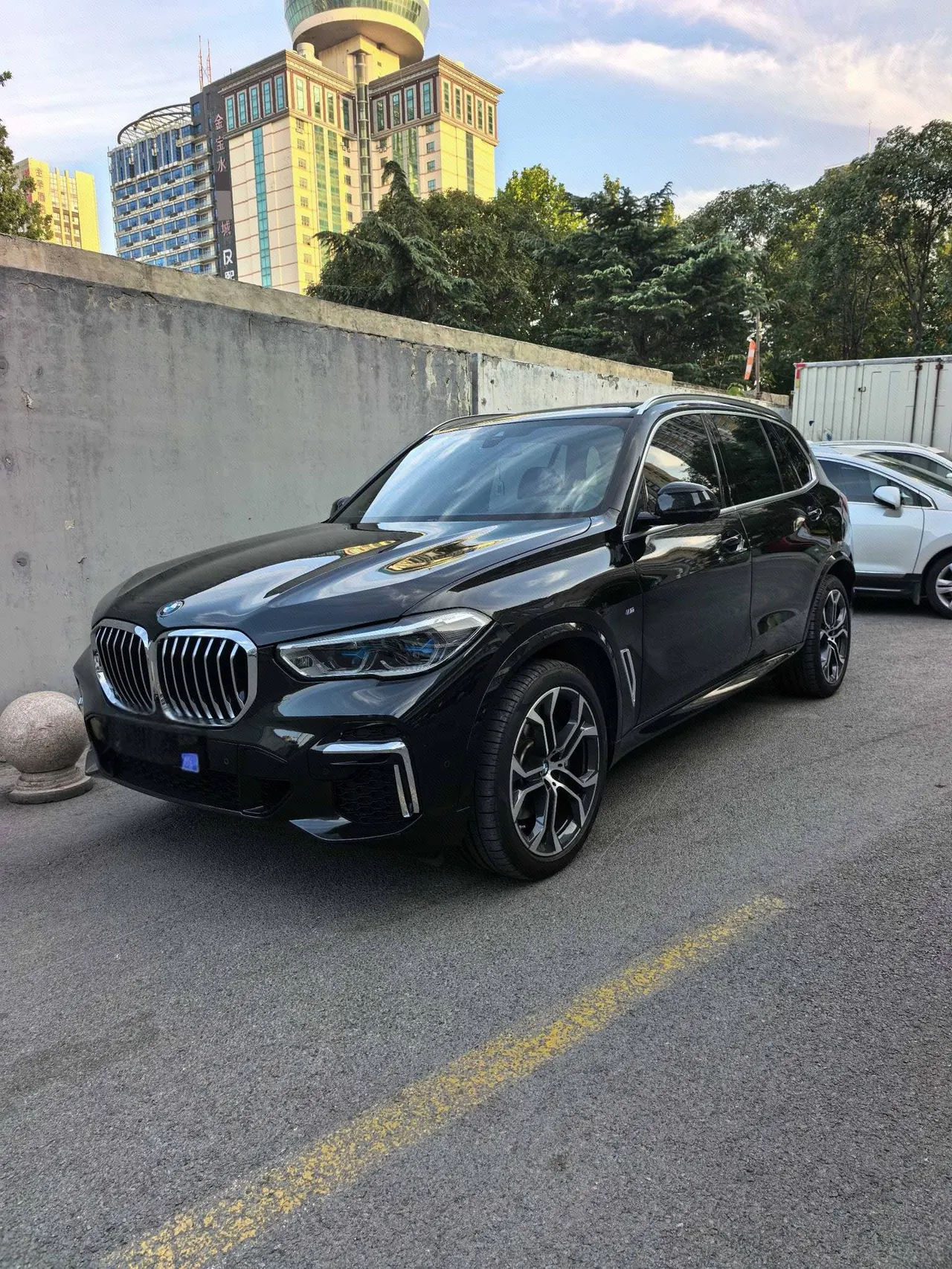 Open image lightbox: BMW 2022 X5 xDrive40Li 48V 3.0T M sports suit (modified) automatic gear