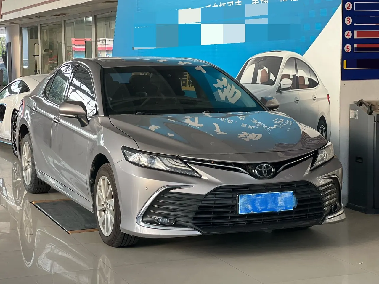Toyota 2021 Camry 2.0G Stepless Deluxe Edition Automatic Gear 2