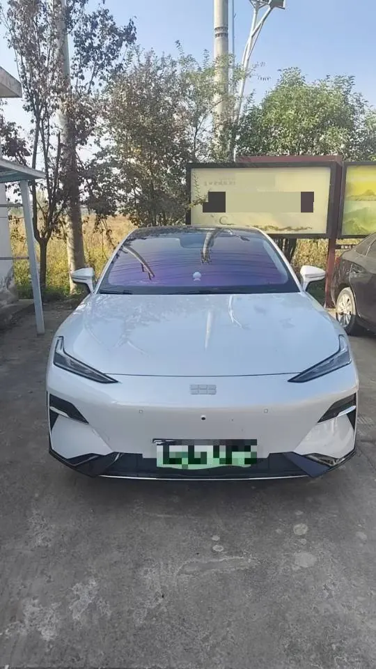 Geely Galaxy 2025 E 8 700km sailing smart driving version of automatic gear 3