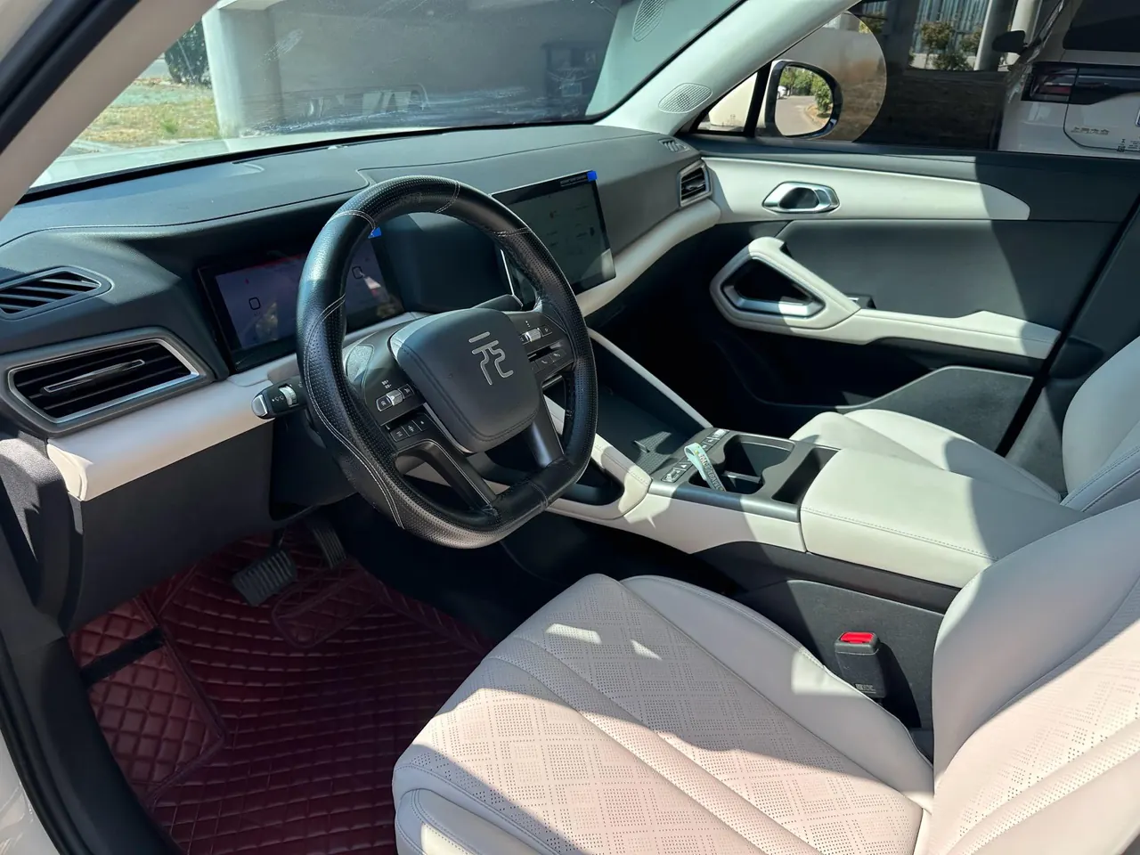 BYD 2025 Yuan UP 301KM Pilot Automatic Gear 8