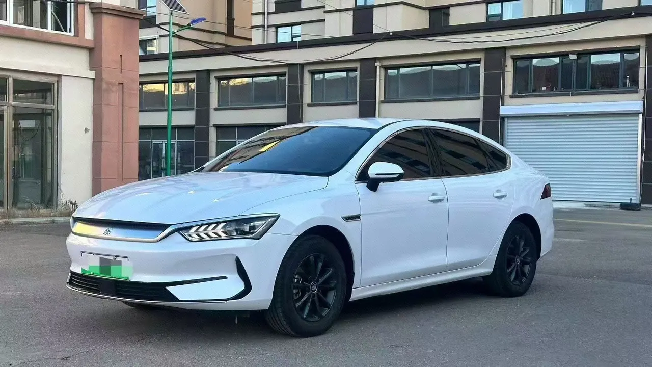 Открыть галерею: BYD 2024 Qin PLUS EV 510KM Glory Edition Leading Automatic Gear