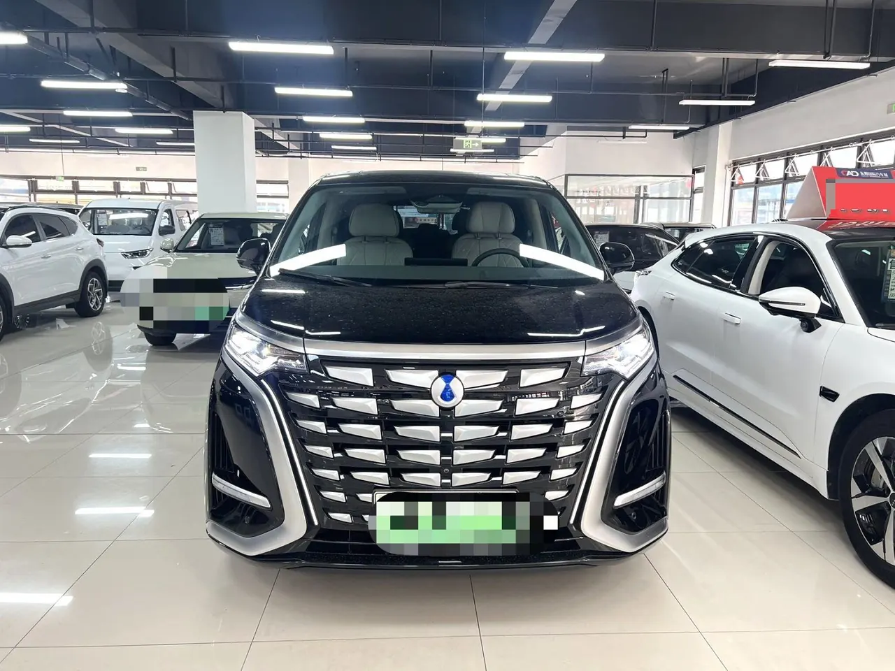 Denza 2022 Denza D9 DM-i 1.5T Stepless 970 Four-wheel Drive Honorable Automatic Gear 2