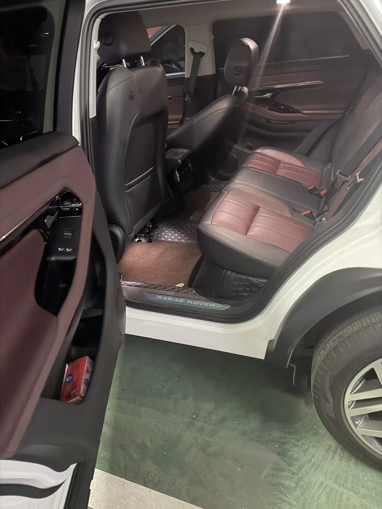 Land Rover Range Rover Aurora New Energy 2022 Range Rover Aurora L PHEV 1.5T P300e Performance Edition Automatic Gear 6