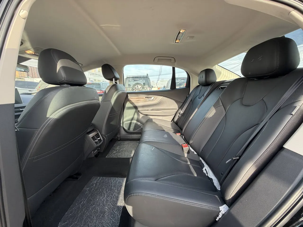 HongQi 2023 E-QM5 Basic Travel Edition (Modified) Automatic Gear 5