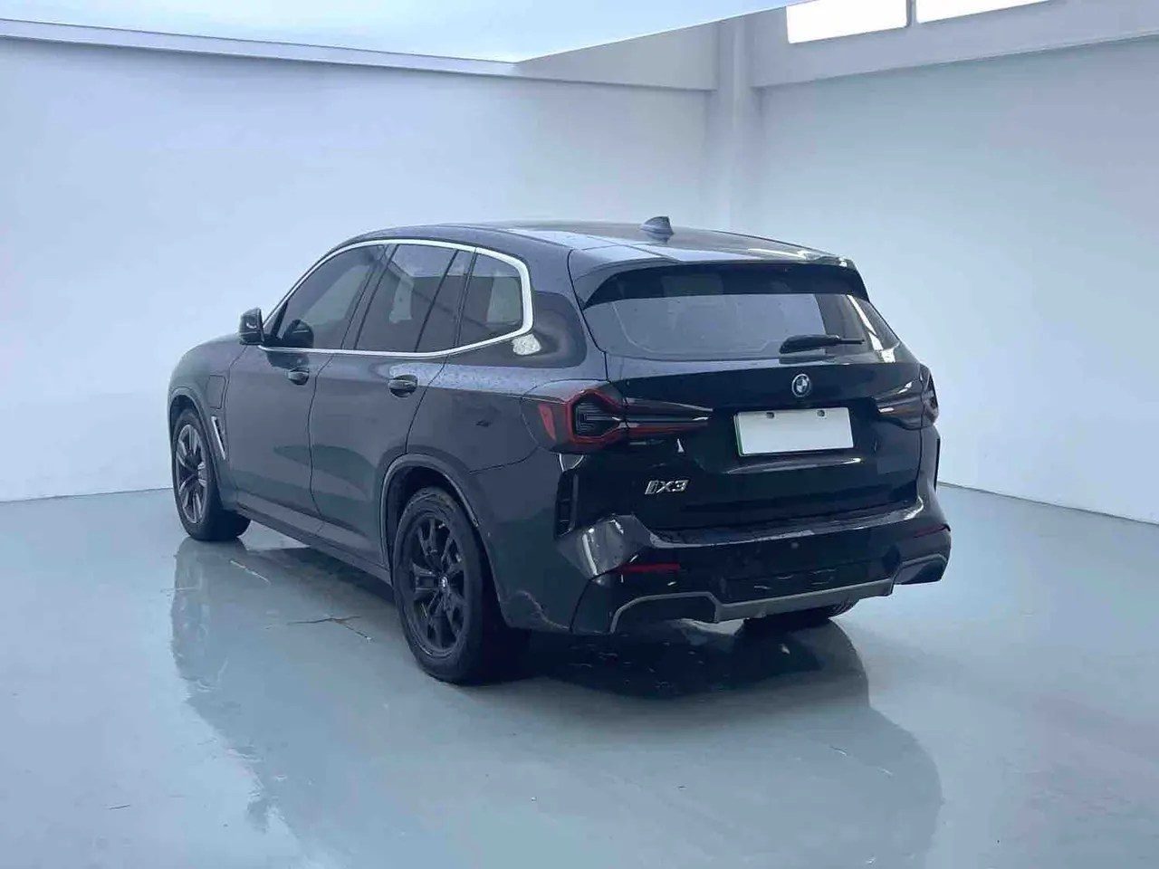 BMW 2023 iX3 leading automatic 7