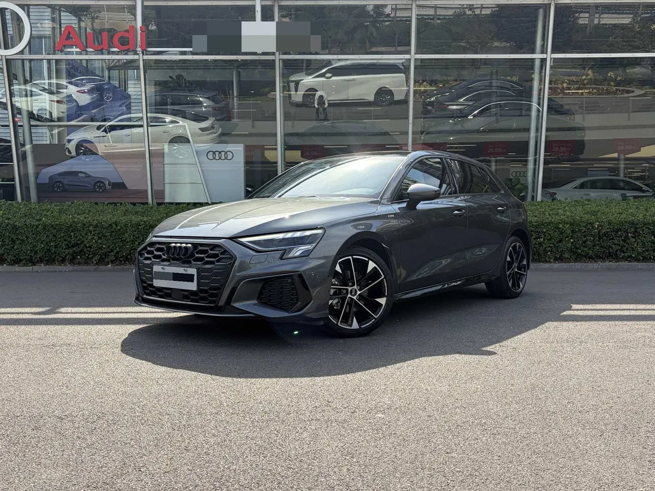 Открыть галерею: Audi 2022 A3 Sportback 1.4TFSI 35TFSI Fashion Sports Automatic