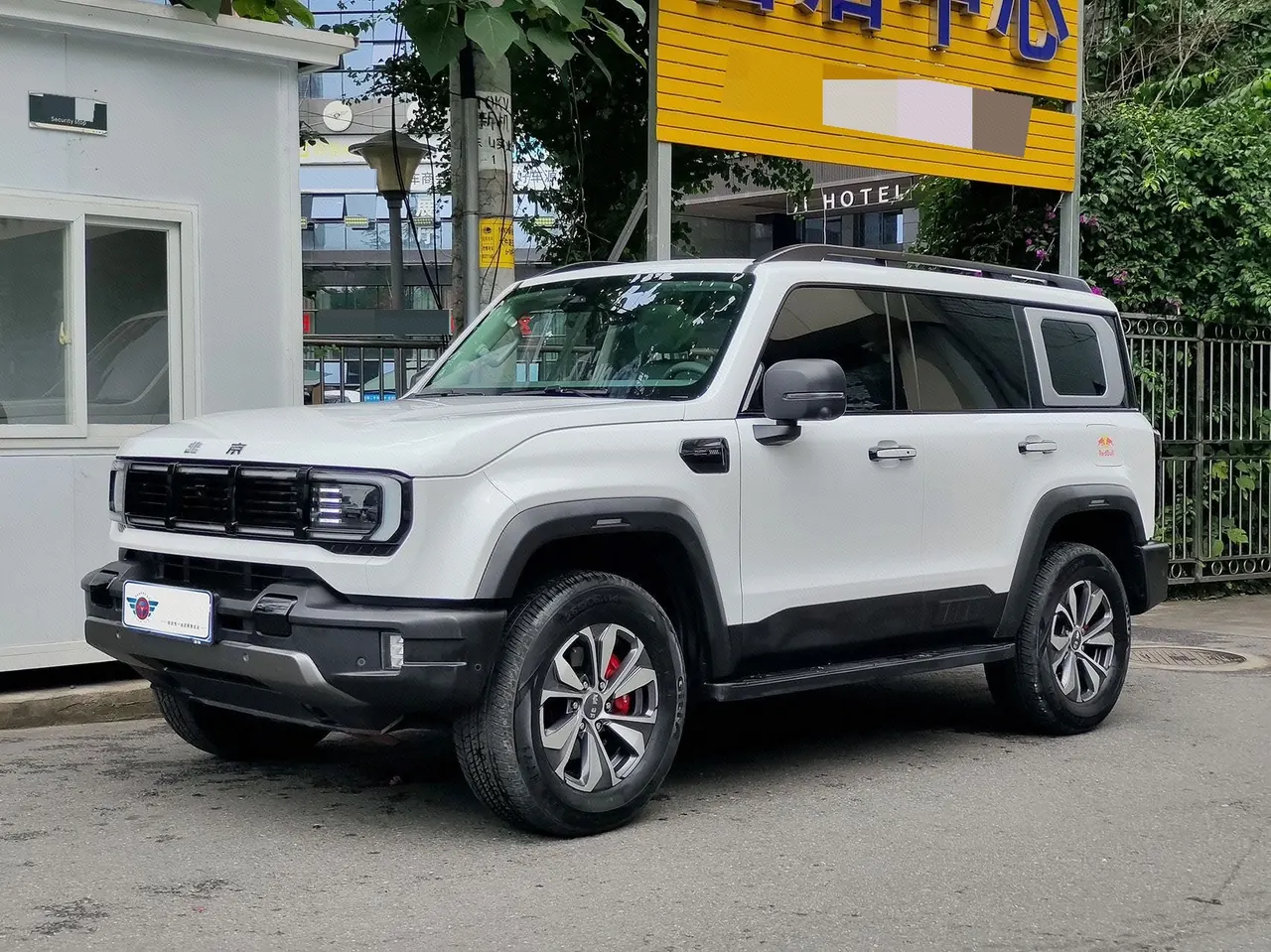 Открыть галерею: Beijing 2023 BJ40 2.0T Meta 40 Pro automatic gear