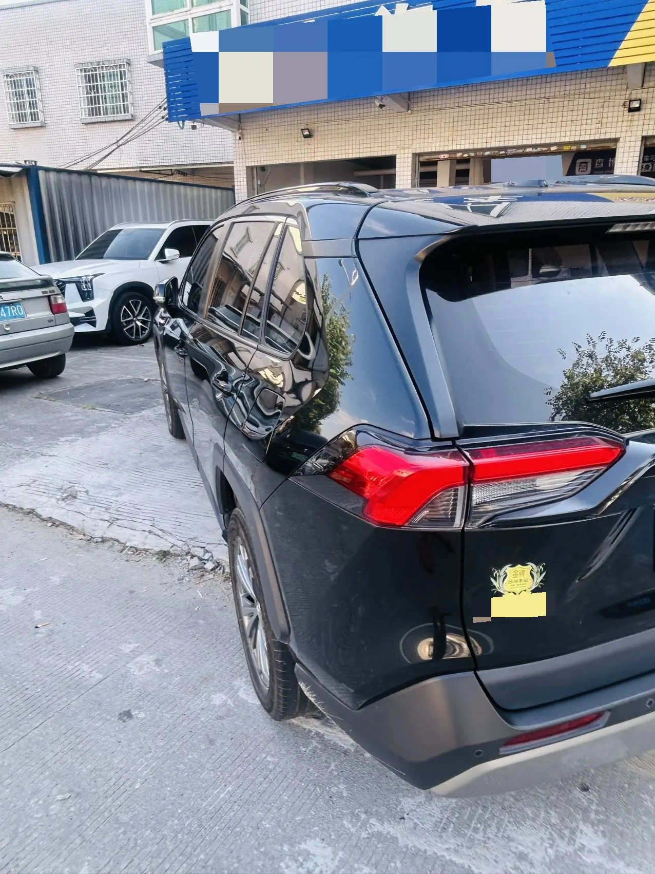 Toyota 2023 RAV4 Rongfang Dual Engine 2.5 Stepless Two-Drive Elite Plus Edition Automatic Gear 9
