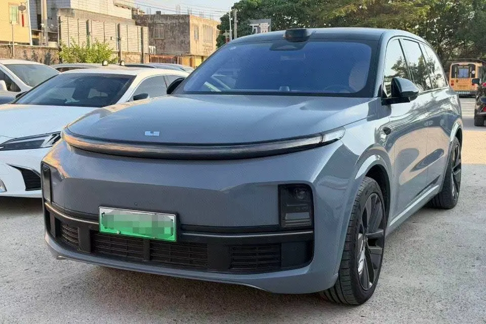 Открыть галерею: Li 2022 L9 1.5T Max Edition Automatic Gear