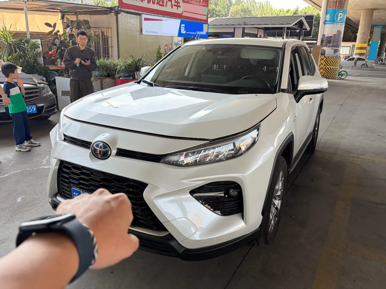 Toyota 2021 Weilanda Dual Engine 2.5 Stepless Four-wheel Drive Deluxe Automatic Gear 3